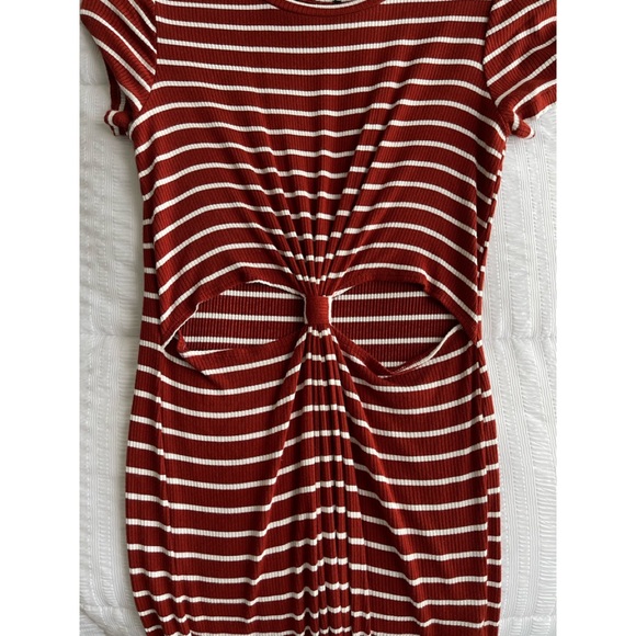 Forever 21 t-shirt dress - Picture 7 of 7